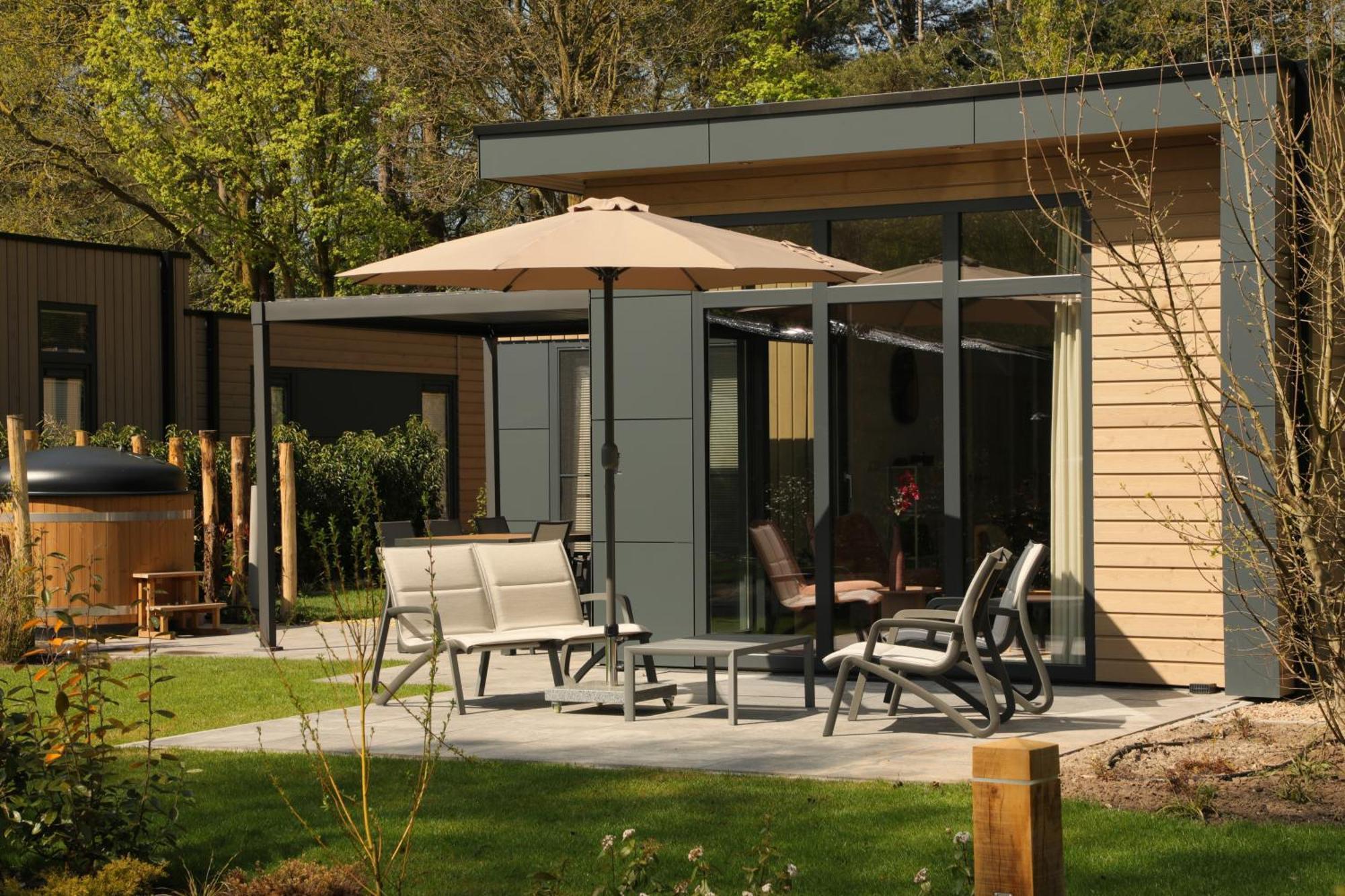 Veluwepark De Bosgraaf | Comfort Met Hottub Lieren Esterno foto
